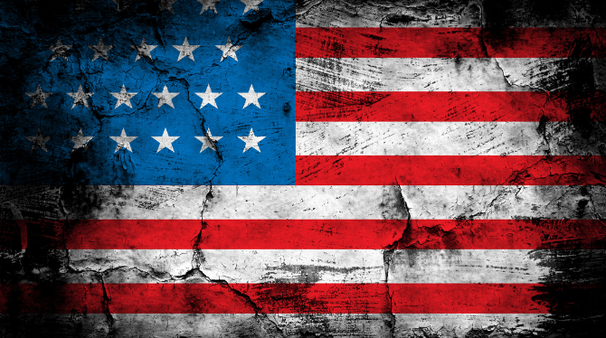 Drapeau des États-Unis fracturé.